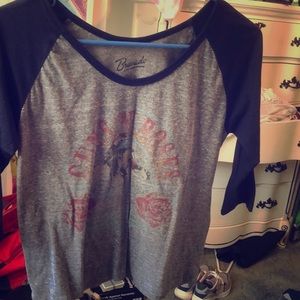 Mid length sleeve tshirt